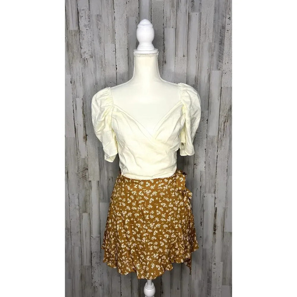 Vestique Women's Yellow Floral Ruffle Wrap Skort Size Small Summer Casual - Picture 6 of 9